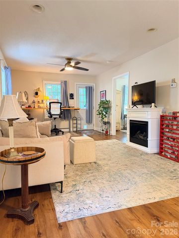 522 19th Street SW, Hickory, NC 28602