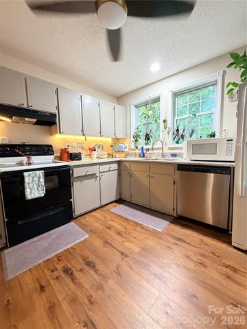 522 19th Street SW, Hickory, NC 28602