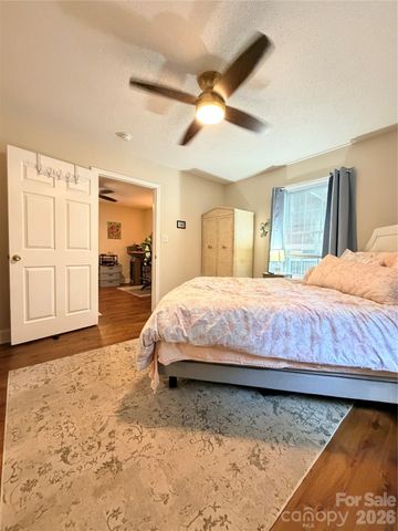522 19th Street SW, Hickory, NC 28602