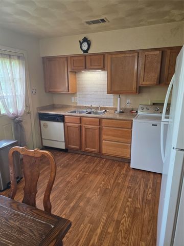 1003 Quincy Circle, Garland, TX 75040
