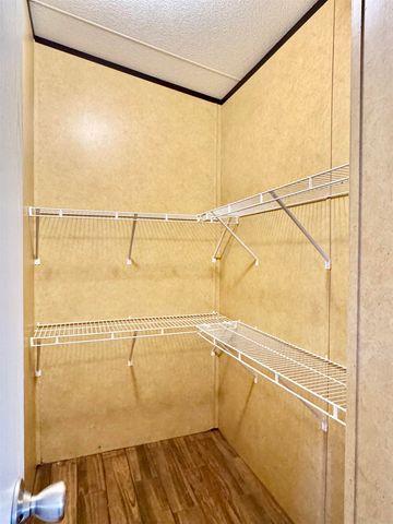 112 Melody Dr, Gladewater, TX 75647