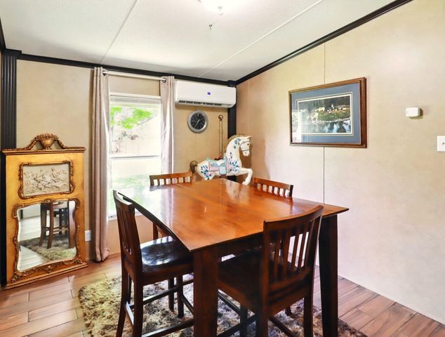 112 Melody Dr, Gladewater, TX 75647