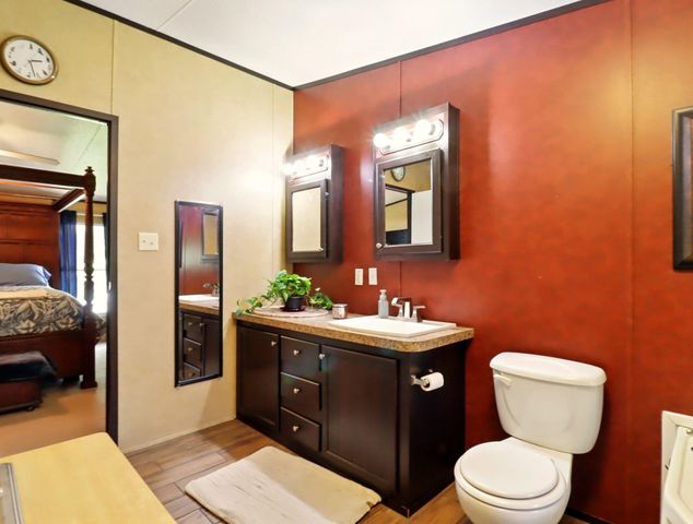 112 Melody Dr, Gladewater, TX 75647