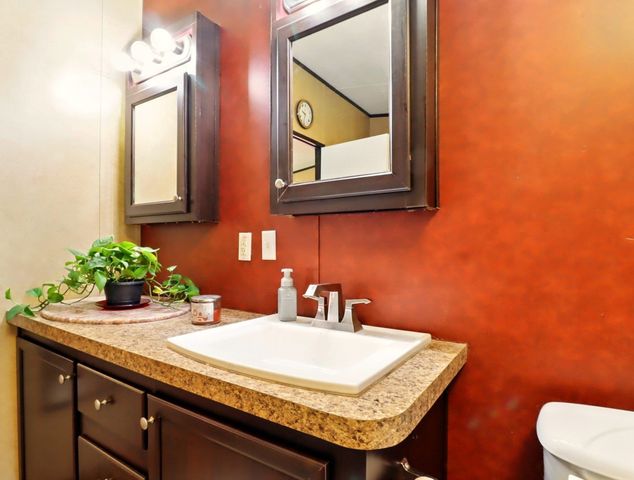 112 Melody Dr, Gladewater, TX 75647