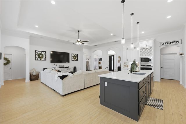 105 Sapphire St, Portland, TX 78374