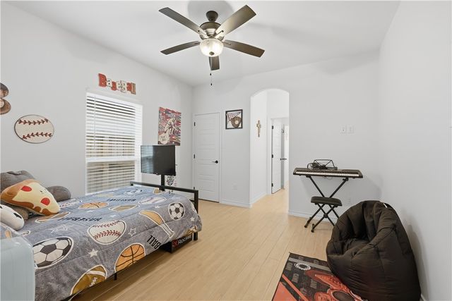 105 Sapphire St, Portland, TX 78374