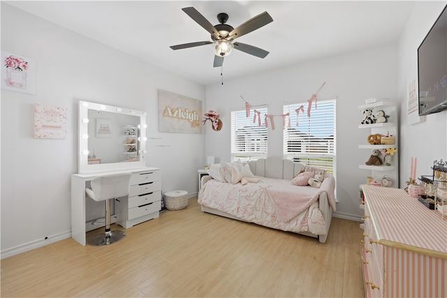 105 Sapphire St, Portland, TX 78374