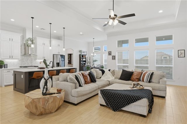 105 Sapphire St, Portland, TX 78374