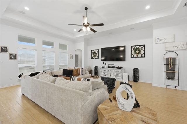 105 Sapphire St, Portland, TX 78374