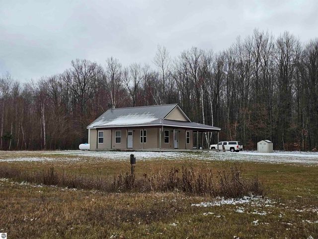 2354 Newman Road, Lake City, MI 49651