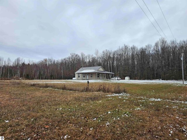 2354 Newman Road, Lake City, MI 49651