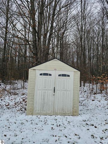 2354 Newman Road, Lake City, MI 49651