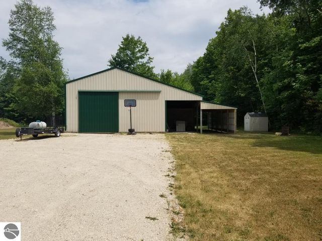 2354 Newman Road, Lake City, MI 49651