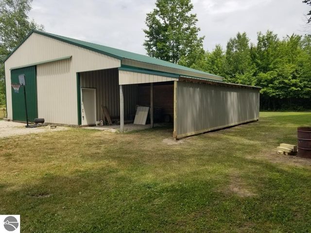 2354 Newman Road, Lake City, MI 49651