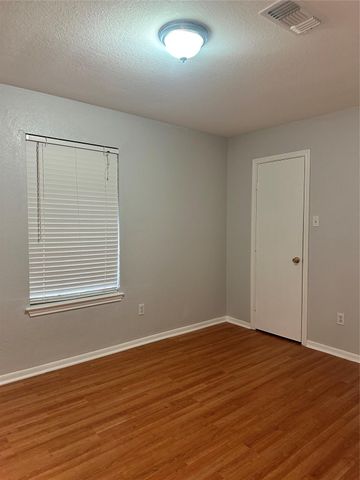 8340 Folkstone Lane, Houston, TX 77075