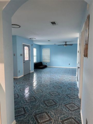 8340 Folkstone Lane, Houston, TX 77075