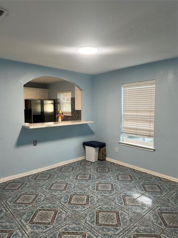 8340 Folkstone Lane, Houston, TX 77075