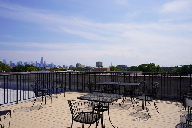 1740 N Maplewood Avenue 122, Chicago, IL 60647