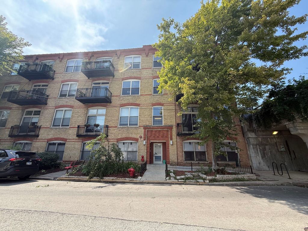1740 N Maplewood Avenue 122, Chicago, IL 60647