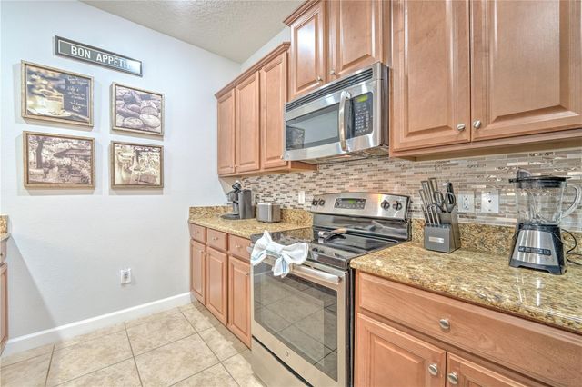 8961 BISMARCK PALM RD, Kissimmee, FL 34747