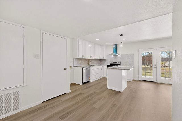 700 Via Barcelona, Mesquite, TX 75150