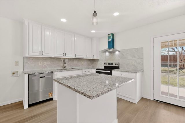 700 Via Barcelona, Mesquite, TX 75150