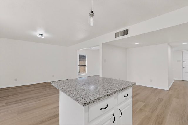 700 Via Barcelona, Mesquite, TX 75150