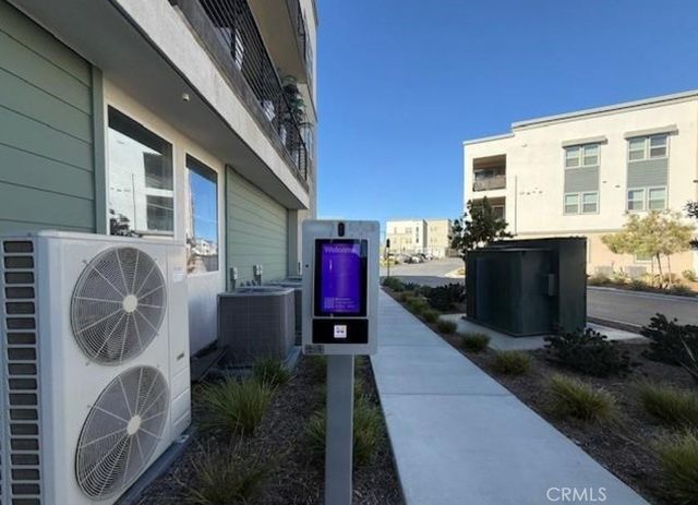 27410 Merlin, Valencia, CA 91381