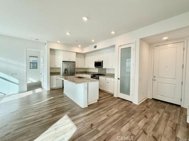 27410 Merlin, Valencia, CA 91381