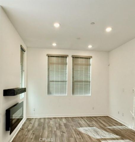 27410 Merlin, Valencia, CA 91381