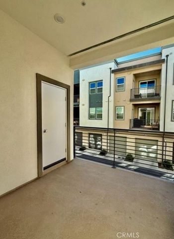 27410 Merlin, Valencia, CA 91381