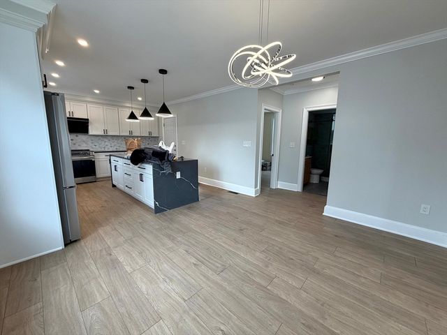 67 Jewett St 1, Newton, MA 02458