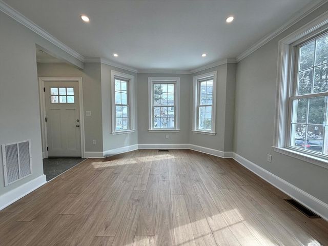 67 Jewett St 1, Newton, MA 02458