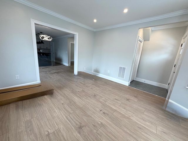 67 Jewett St 1, Newton, MA 02458