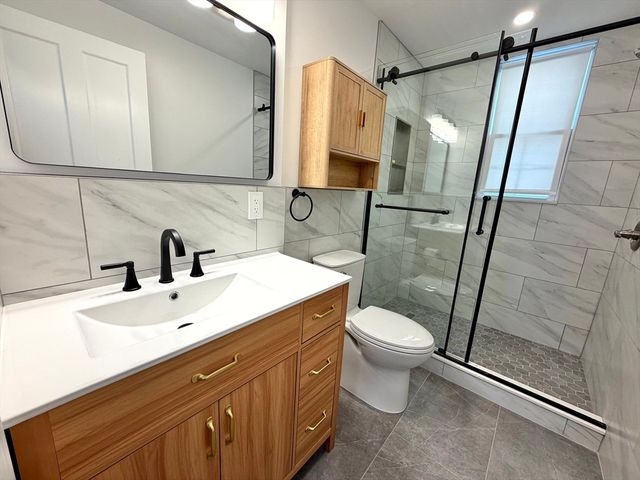 67 Jewett St 1, Newton, MA 02458