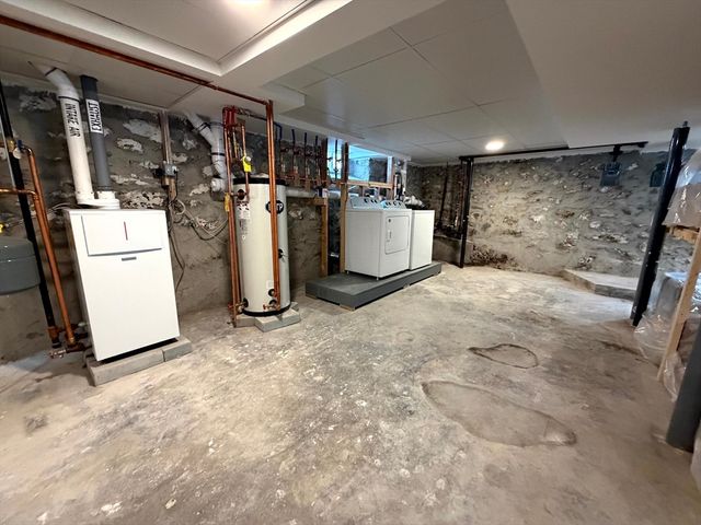 67 Jewett St 1, Newton, MA 02458