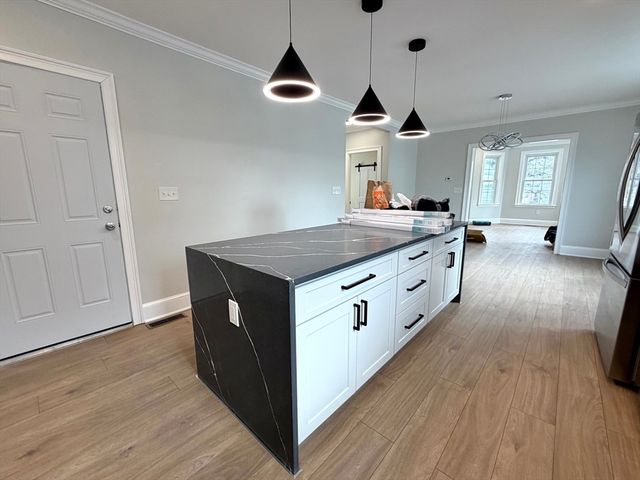 67 Jewett St 1, Newton, MA 02458