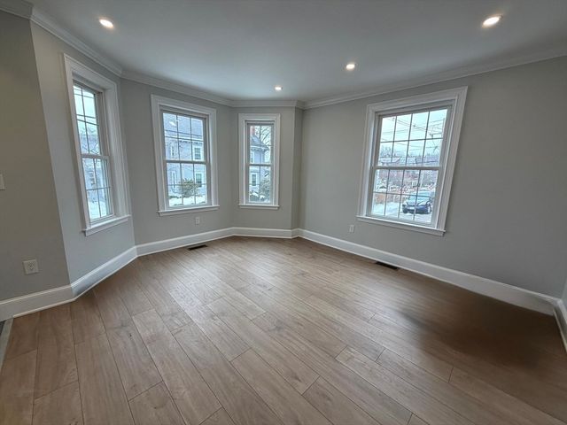 67 Jewett St 1, Newton, MA 02458