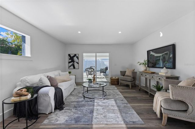 4902 STOLLS AVENUE, Tampa, FL 33615