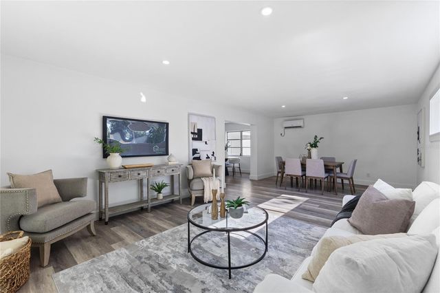 4902 STOLLS AVENUE, Tampa, FL 33615