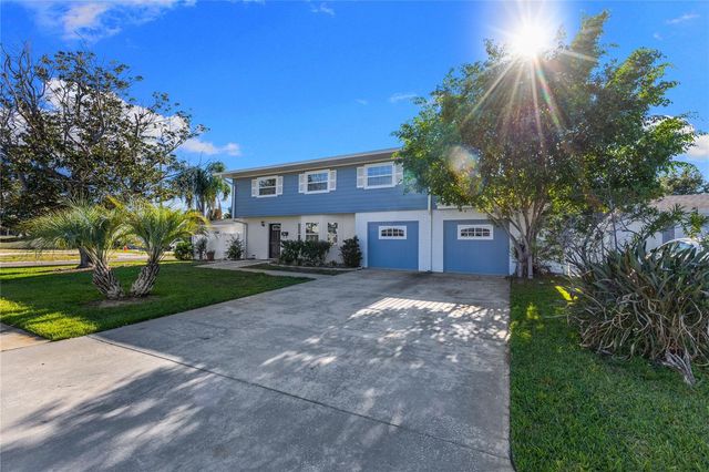 4902 STOLLS AVENUE, Tampa, FL 33615