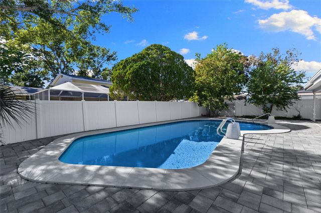 4902 STOLLS AVENUE, Tampa, FL 33615