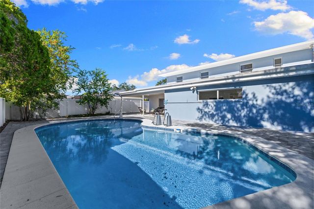 4902 STOLLS AVENUE, Tampa, FL 33615