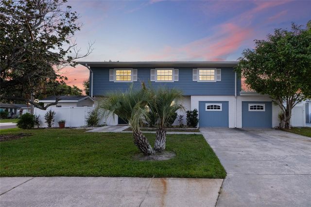 4902 STOLLS AVENUE, Tampa, FL 33615