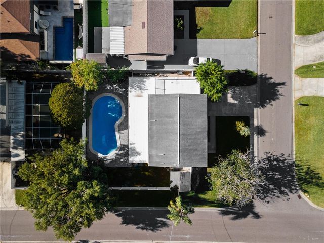 4902 STOLLS AVENUE, Tampa, FL 33615