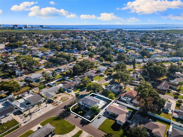 4902 STOLLS AVENUE, Tampa, FL 33615