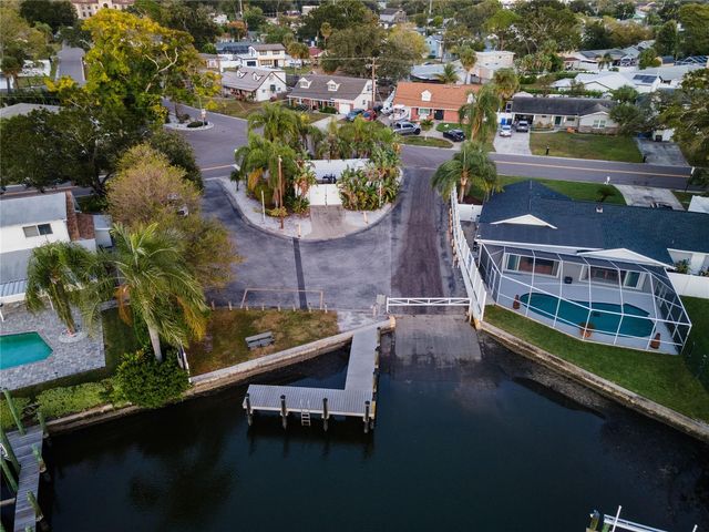 4902 STOLLS AVENUE, Tampa, FL 33615