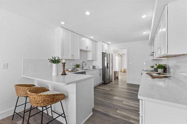 4902 STOLLS AVENUE, Tampa, FL 33615