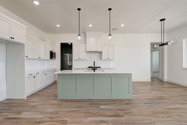 16105 Navarra Way, Oklahoma City, OK 73170