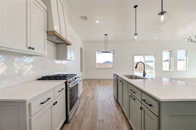 16105 Navarra Way, Oklahoma City, OK 73170